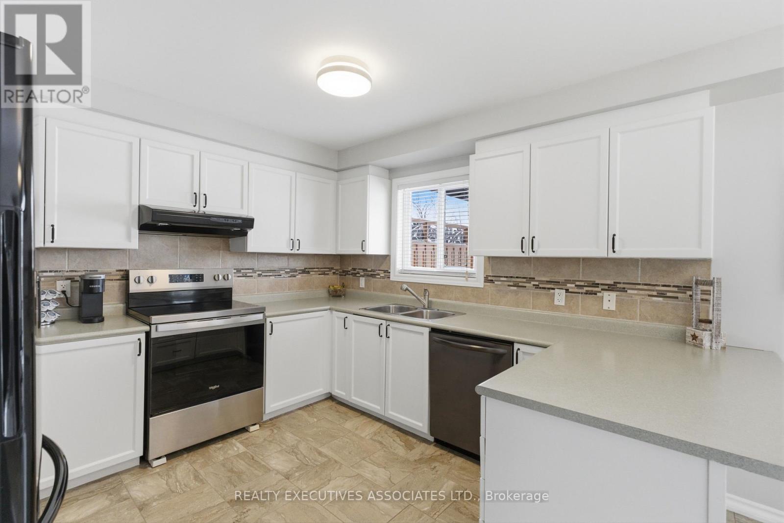 71 Truax Street, Kawartha Lakes, Ontario  K9V 0E3 - Photo 7 - X12933812