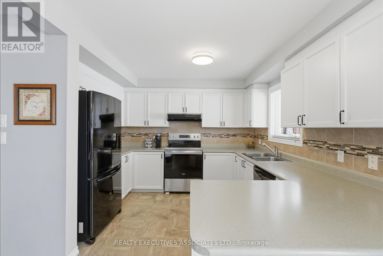 71 Truax Street, Kawartha Lakes, Ontario  K9V 0E3 - Photo 8 - X12933812