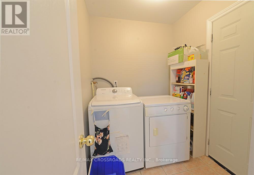 48 Ayhart Street, Markham, Ontario  L6E 1H4 - Photo 11 - N12932806