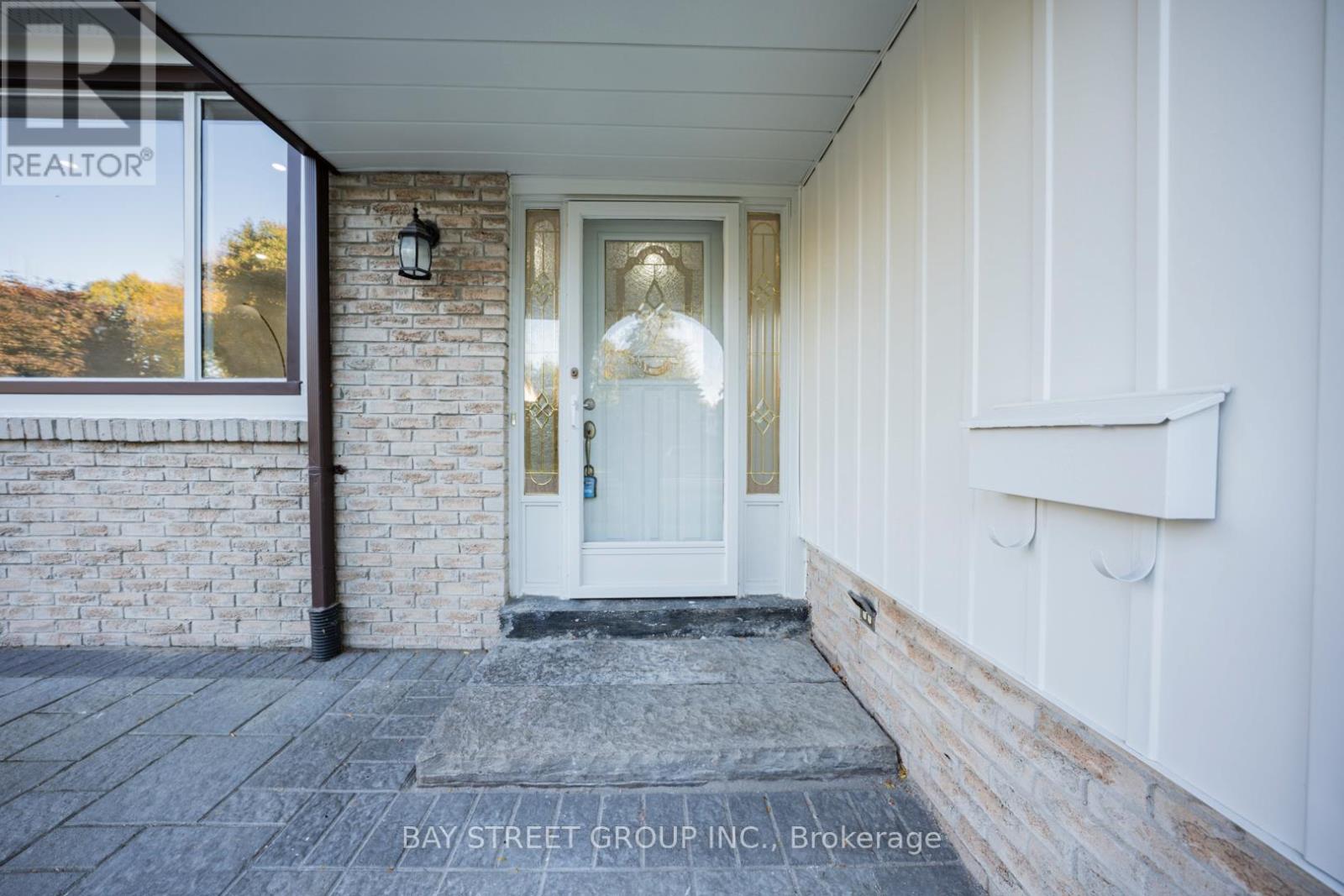 4 Sir Brandiles Place, Markham, Ontario  L3P 2Z5 - Photo 4 - N12874266