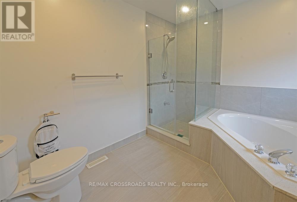 48 Ayhart Street, Markham, Ontario  L6E 1H4 - Photo 14 - N12932806