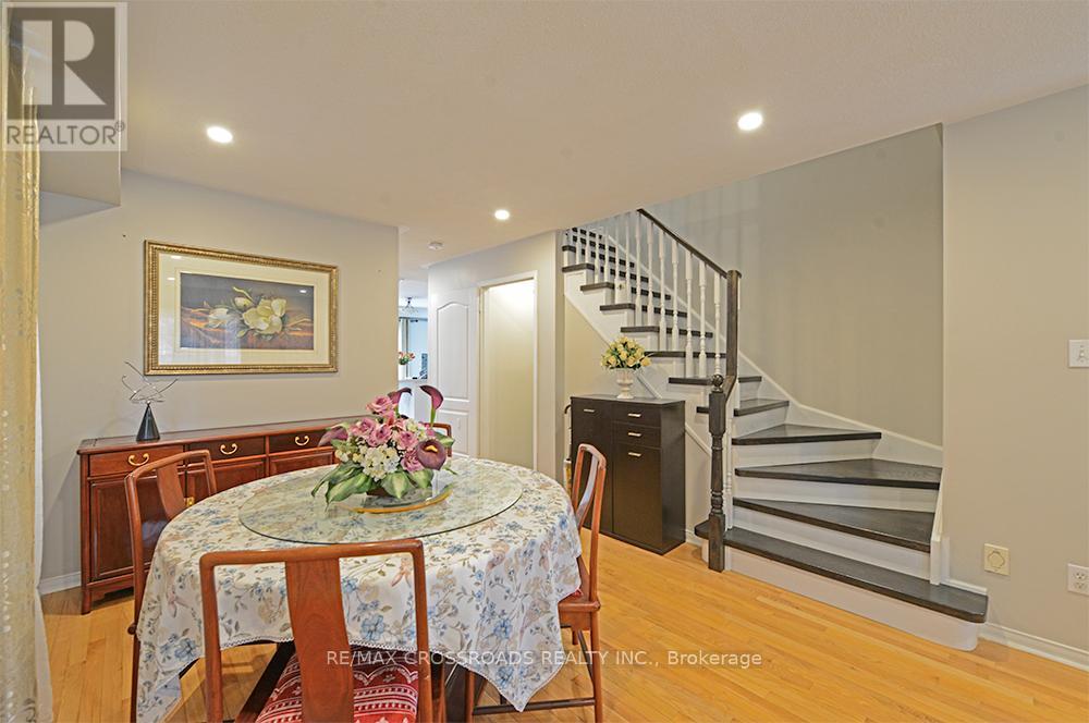 48 Ayhart Street, Markham, Ontario  L6E 1H4 - Photo 5 - N12932806