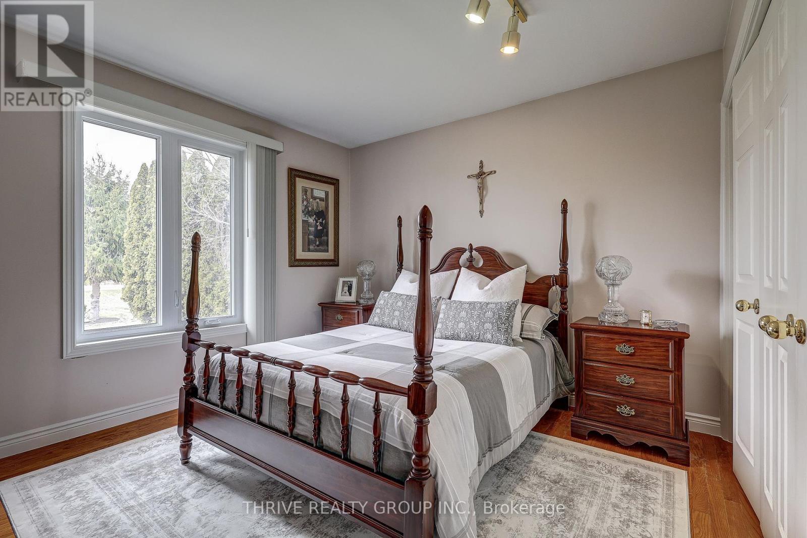 25034 Melbourne Road, Strathroy-Caradoc, Ontario  N7G 3H5 - Photo 12 - X12933788