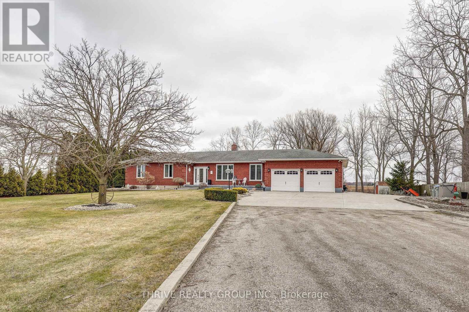 25034 Melbourne Road, Strathroy-Caradoc, Ontario  N7G 3H5 - Photo 2 - X12933788