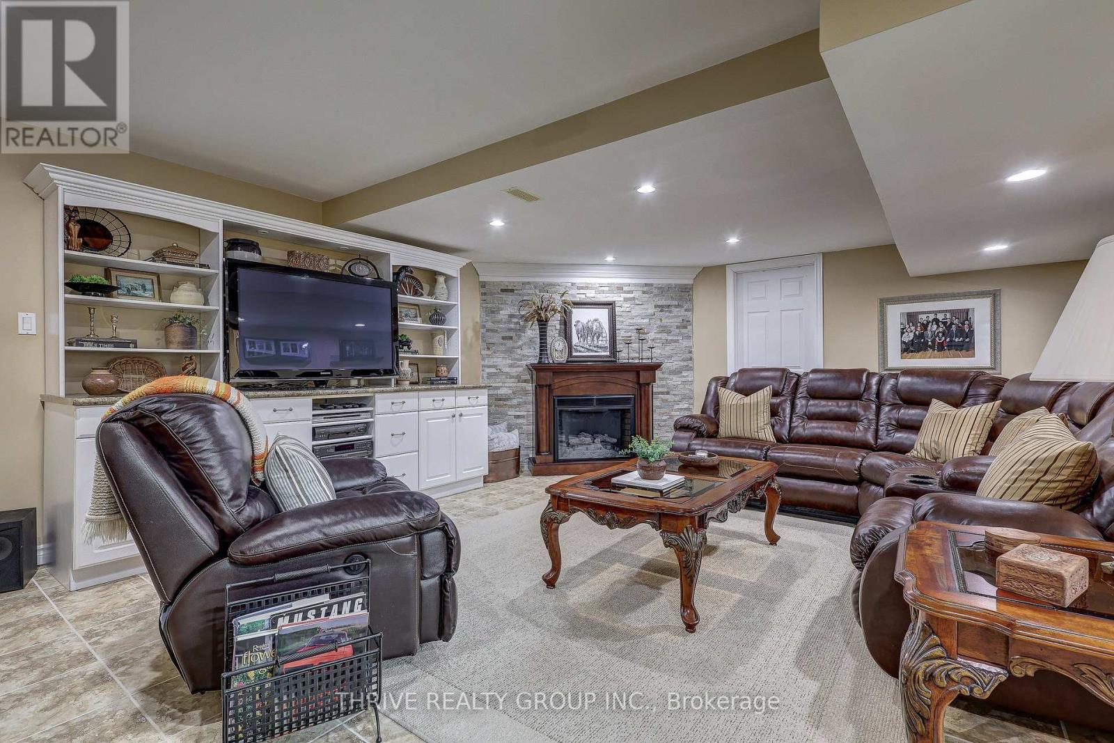 25034 Melbourne Road, Strathroy-Caradoc, Ontario  N7G 3H5 - Photo 30 - X12933788