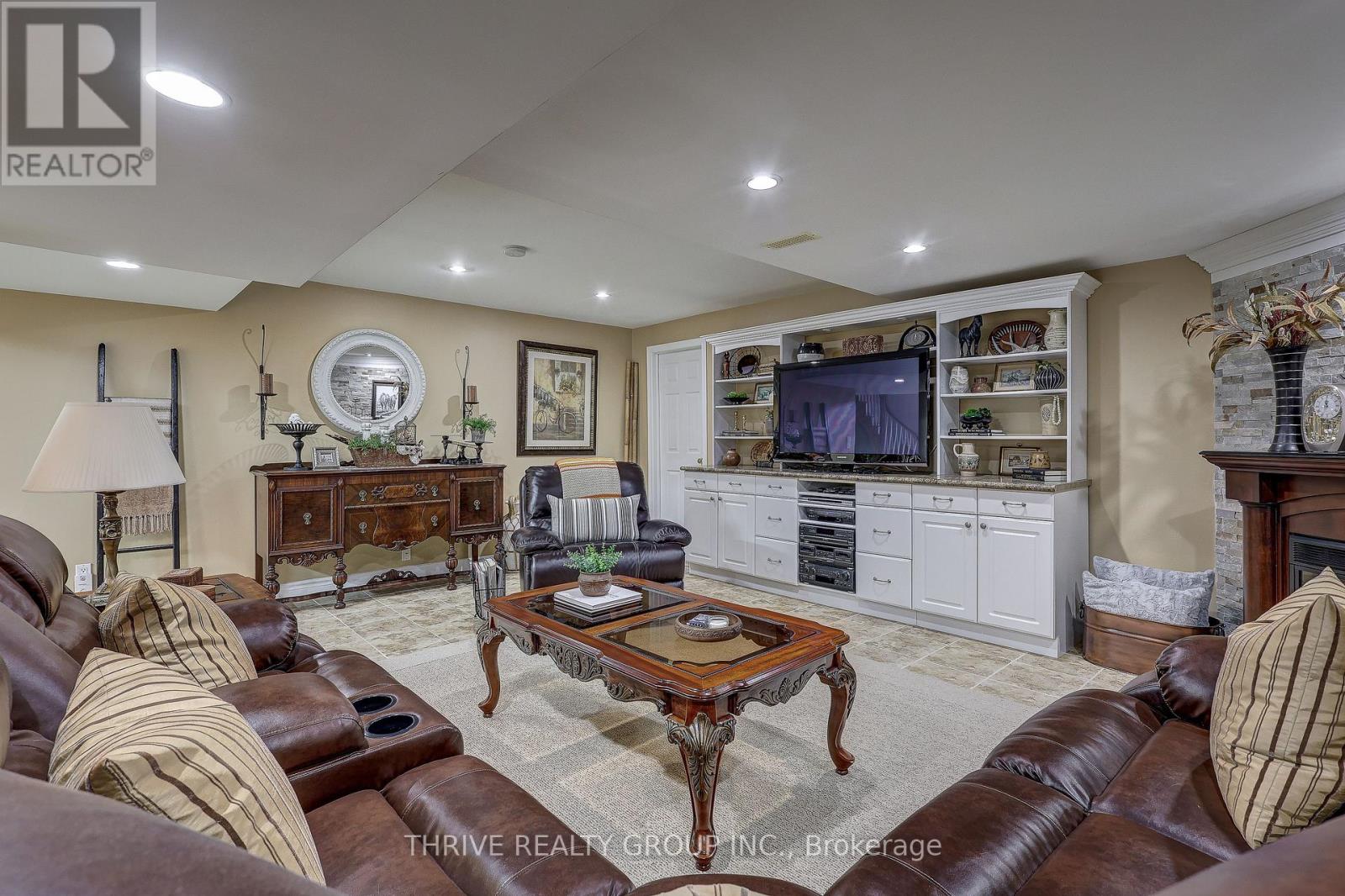 25034 Melbourne Road, Strathroy-Caradoc, Ontario  N7G 3H5 - Photo 31 - X12933788