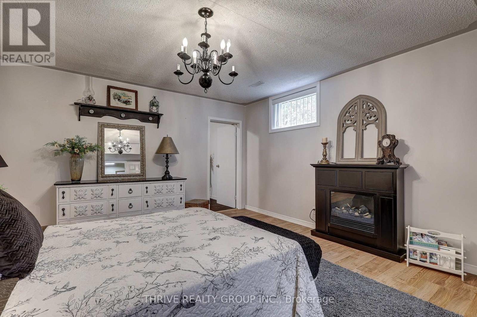 25034 Melbourne Road, Strathroy-Caradoc, Ontario  N7G 3H5 - Photo 35 - X12933788