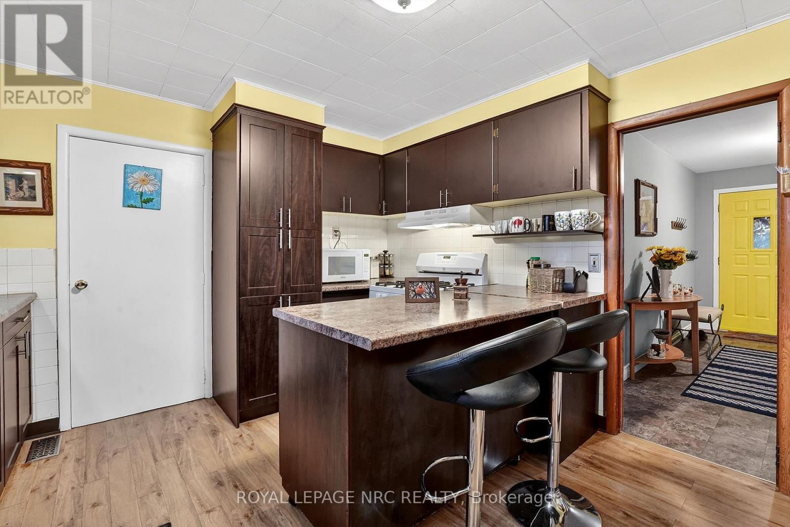 700 Lakeside Road, Fort Erie, Ontario  L2A 4Y5 - Photo 12 - X12920530