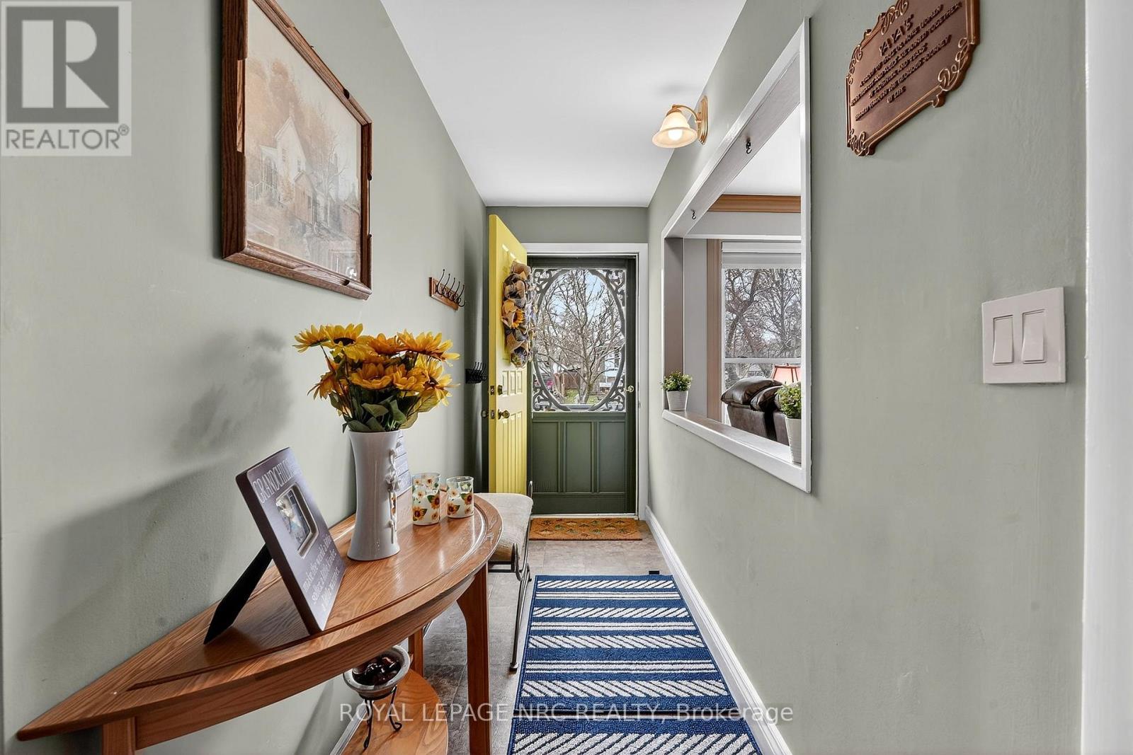 700 Lakeside Road, Fort Erie, Ontario  L2A 4Y5 - Photo 4 - X12920530