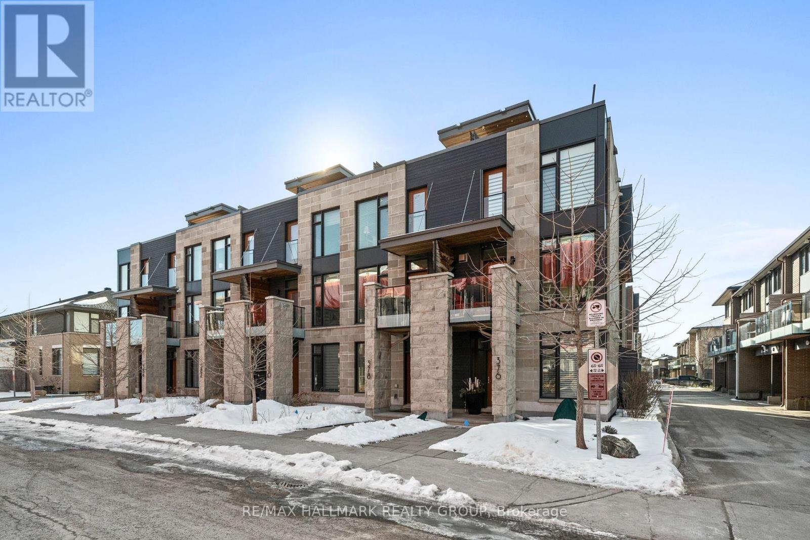 378 DeschÂtelets Avenue, Ottawa, Ontario  K1S 5H3 - Photo 2 - X12933810