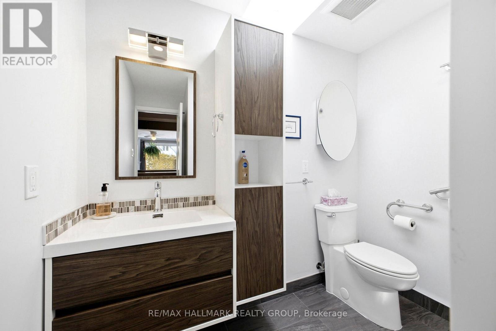 59 Ashgrove Crescent, Ottawa, Ontario  K2G 0S8 - Photo 12 - X12933830