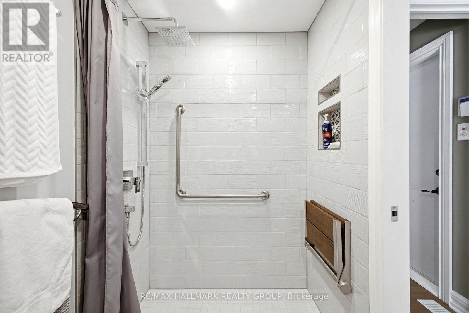 59 Ashgrove Crescent, Ottawa, Ontario  K2G 0S8 - Photo 13 - X12933830