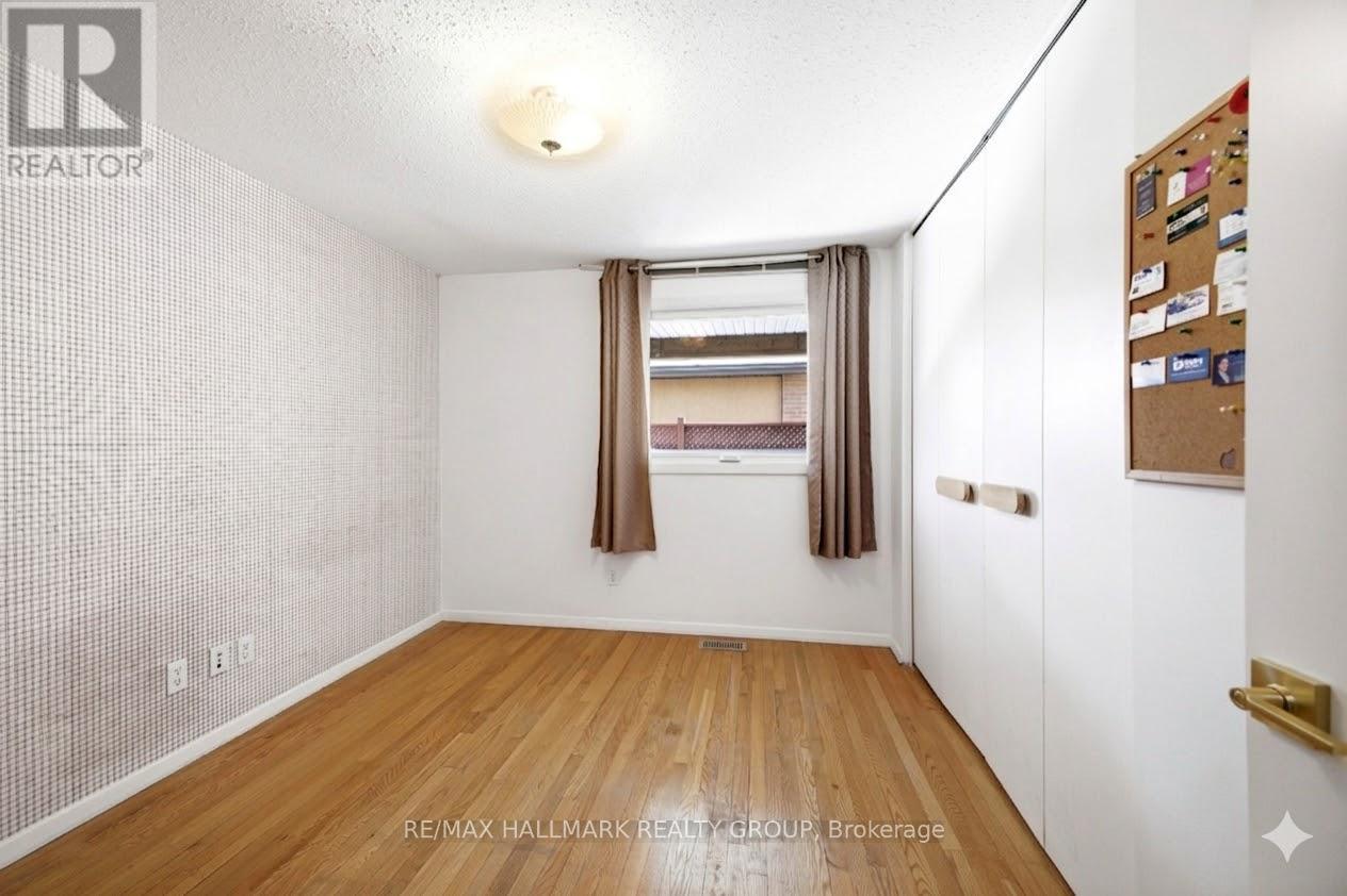 59 Ashgrove Crescent, Ottawa, Ontario  K2G 0S8 - Photo 22 - X12933830