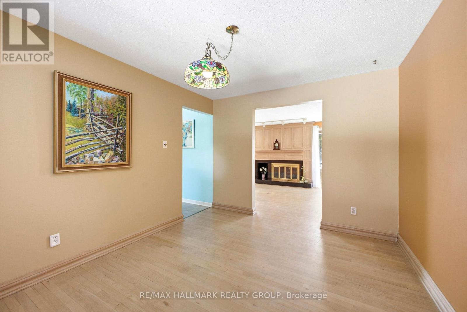 59 Ashgrove Crescent, Ottawa, Ontario  K2G 0S8 - Photo 7 - X12933830