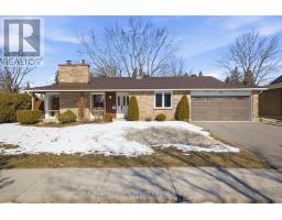 59 ASHGROVE CRESCENT, Ottawa, Ontario