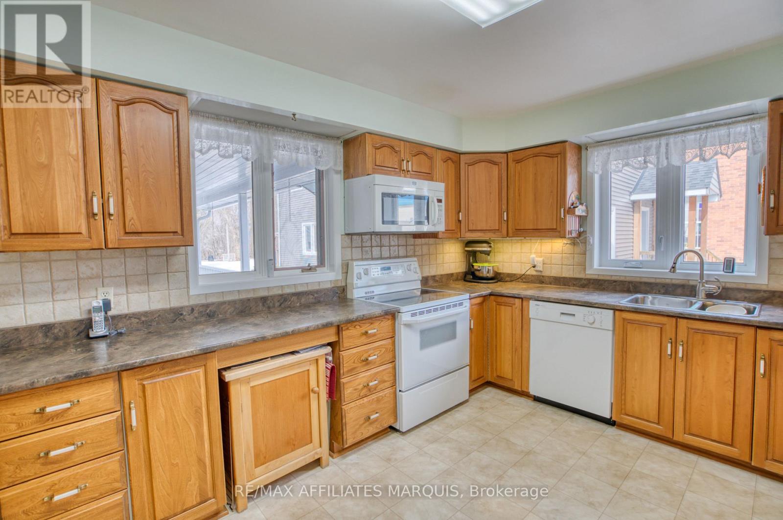 34 Church Street, Westport, Ontario  K0G 1X0 - Photo 17 - X12933850