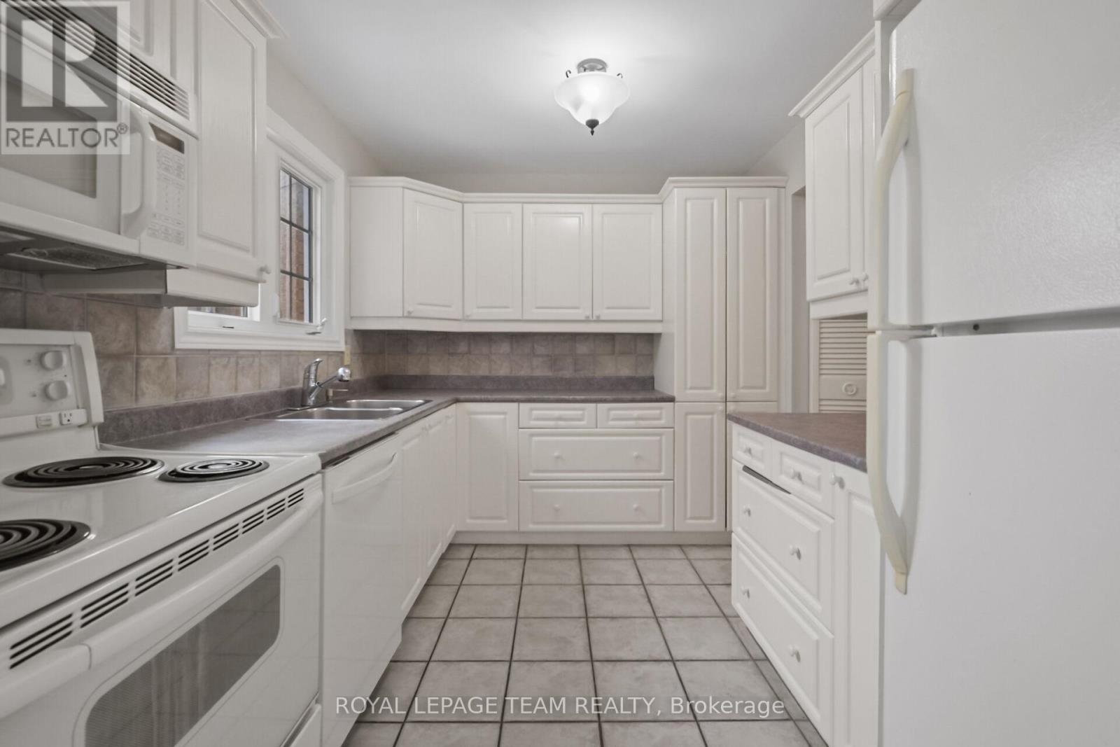 87 - 386 Kintyre Private, Ottawa, Ontario  K2C 3M6 - Photo 9 - X12933864