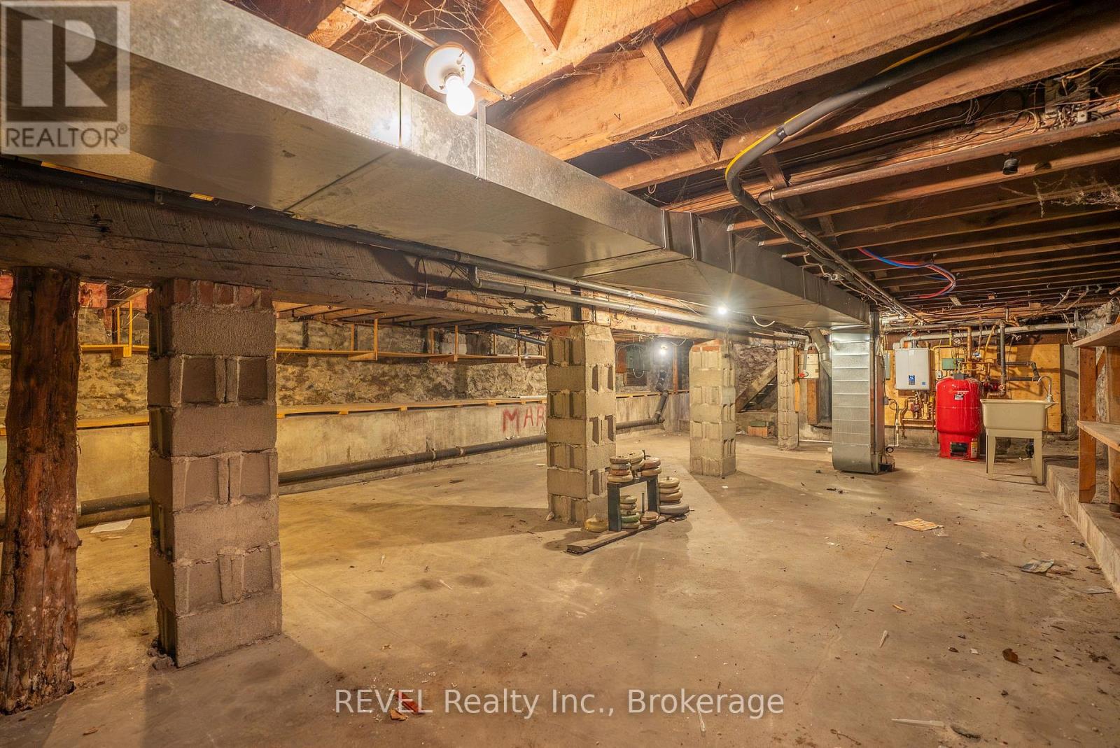 229 Main Street W, Port Colborne, Ontario  L3K 3V7 - Photo 11 - X12933800