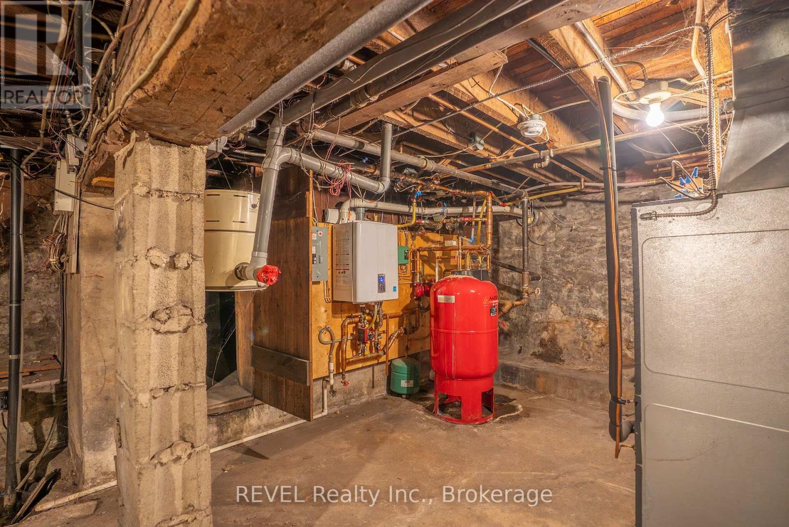 229 Main Street W, Port Colborne, Ontario  L3K 3V7 - Photo 12 - X12933800