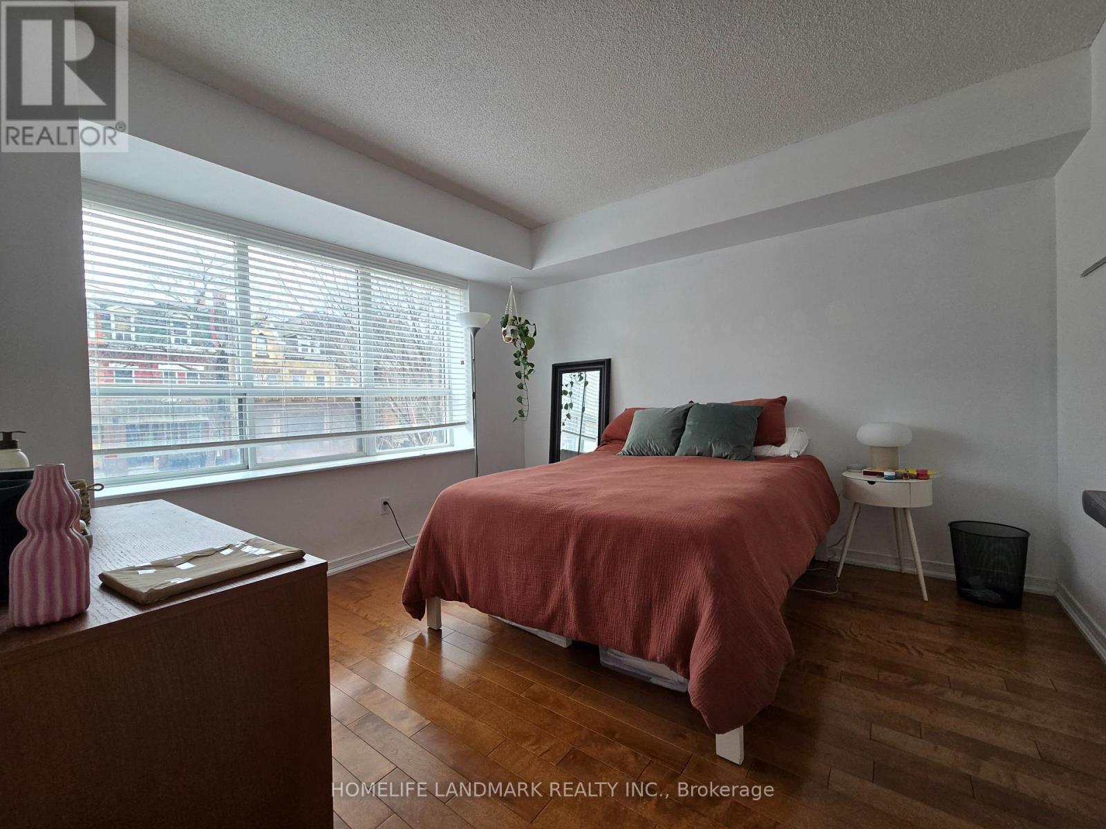 #206 - 140 Bathurst Street, Toronto, Ontario  M5V 3N8 - Photo 10 - C12933842