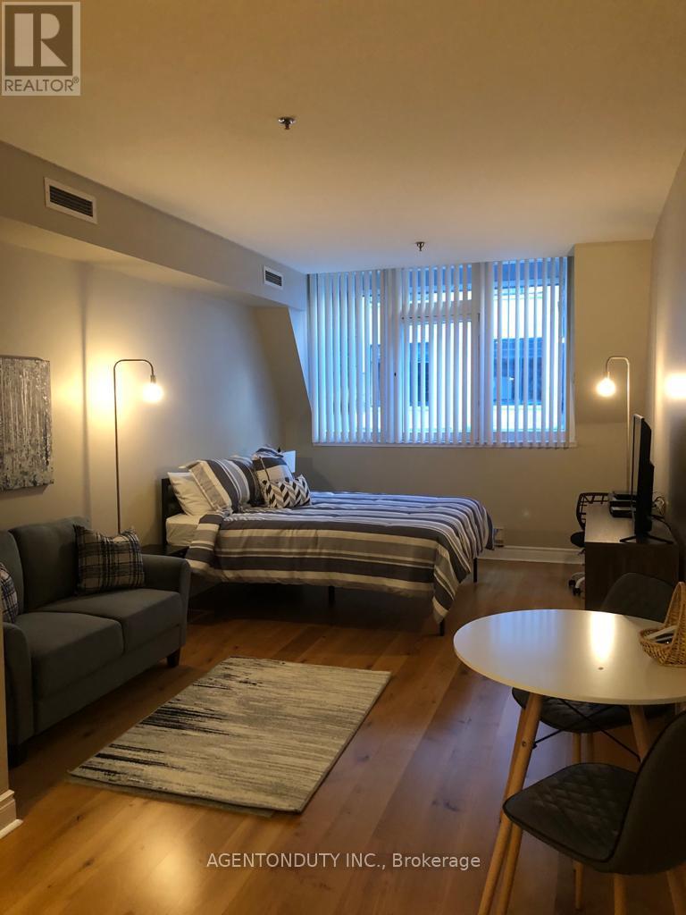 404 - 73 Richmond Street W, Toronto (Bay Street Corridor), Ontario  M5H 4E8 - Photo 8 - C12933868