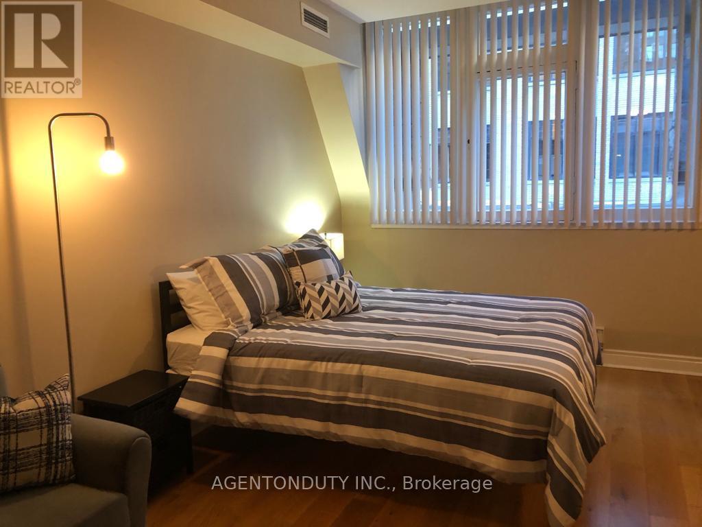 404 - 73 Richmond Street W, Toronto (Bay Street Corridor), Ontario  M5H 4E8 - Photo 9 - C12933868