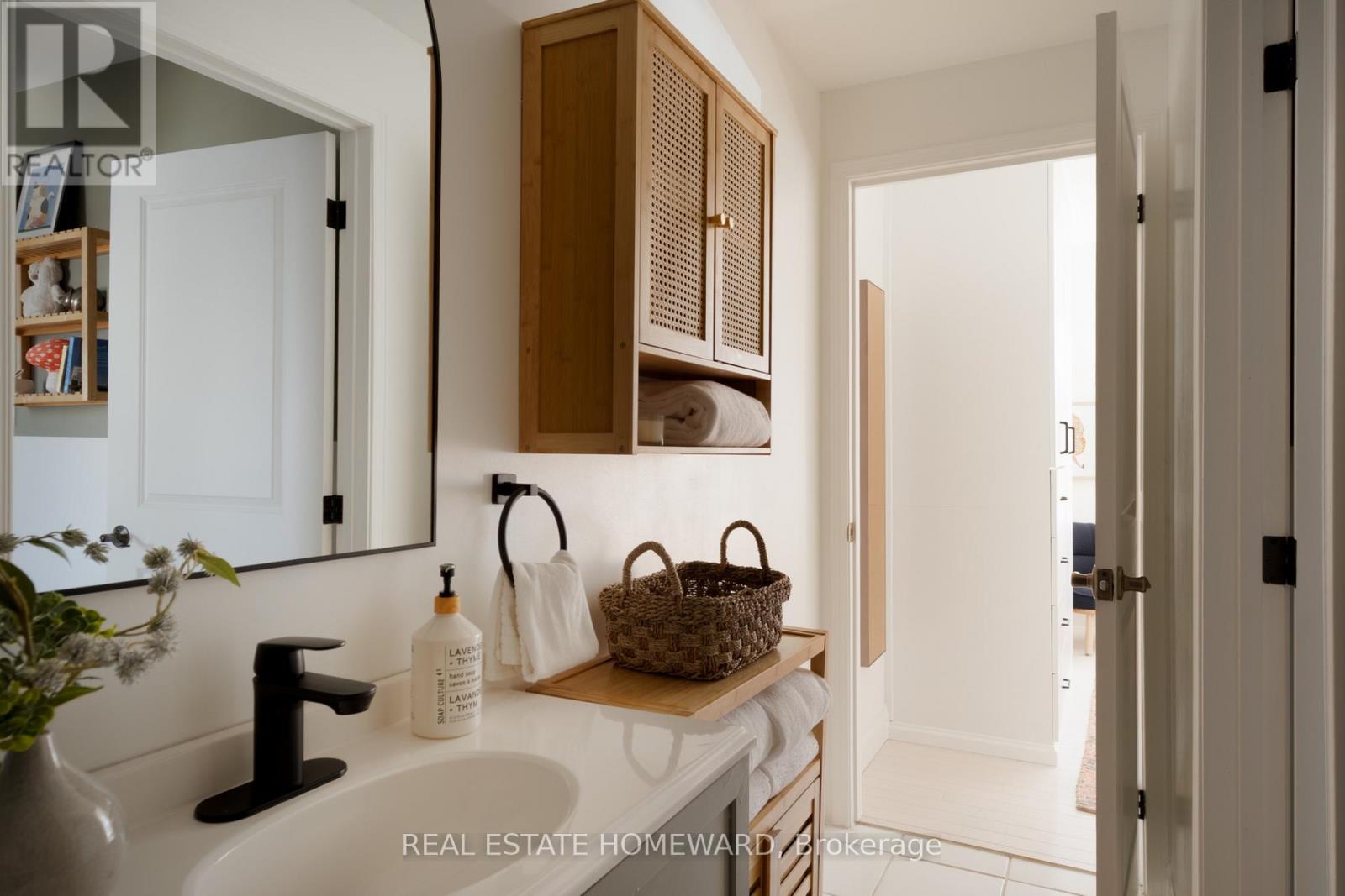 52 Balfour Avenue, Toronto, Ontario  M4C 1T6 - Photo 25 - E12933856