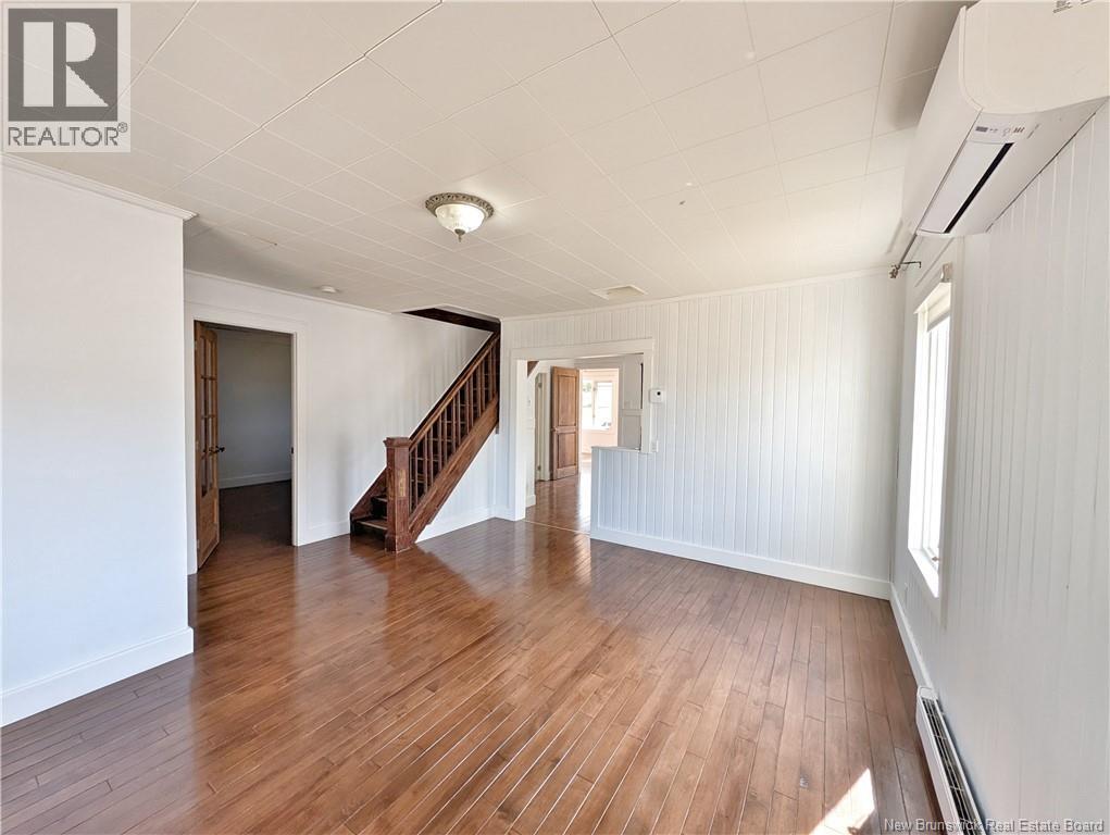 294 Bd St Pierre E, Caraquet, New Brunswick  E1W 1B5 - Photo 4 - NB136003