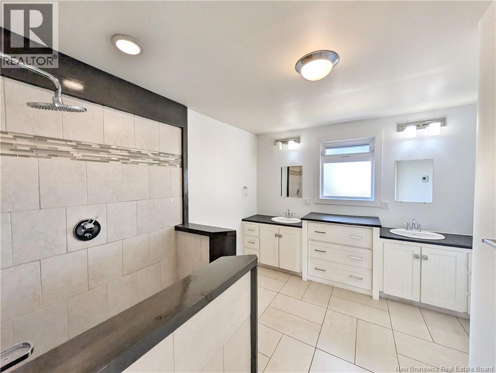 294 Bd St Pierre E, Caraquet, New Brunswick  E1W 1B5 - Photo 7 - NB136003