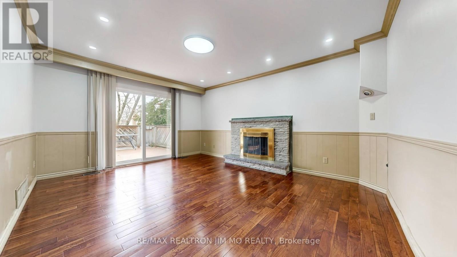 Main & Upper Floor - 29 Liebeck Crescent, Markham, Ontario  L3R 1Y4 - Photo 11 - N12933790