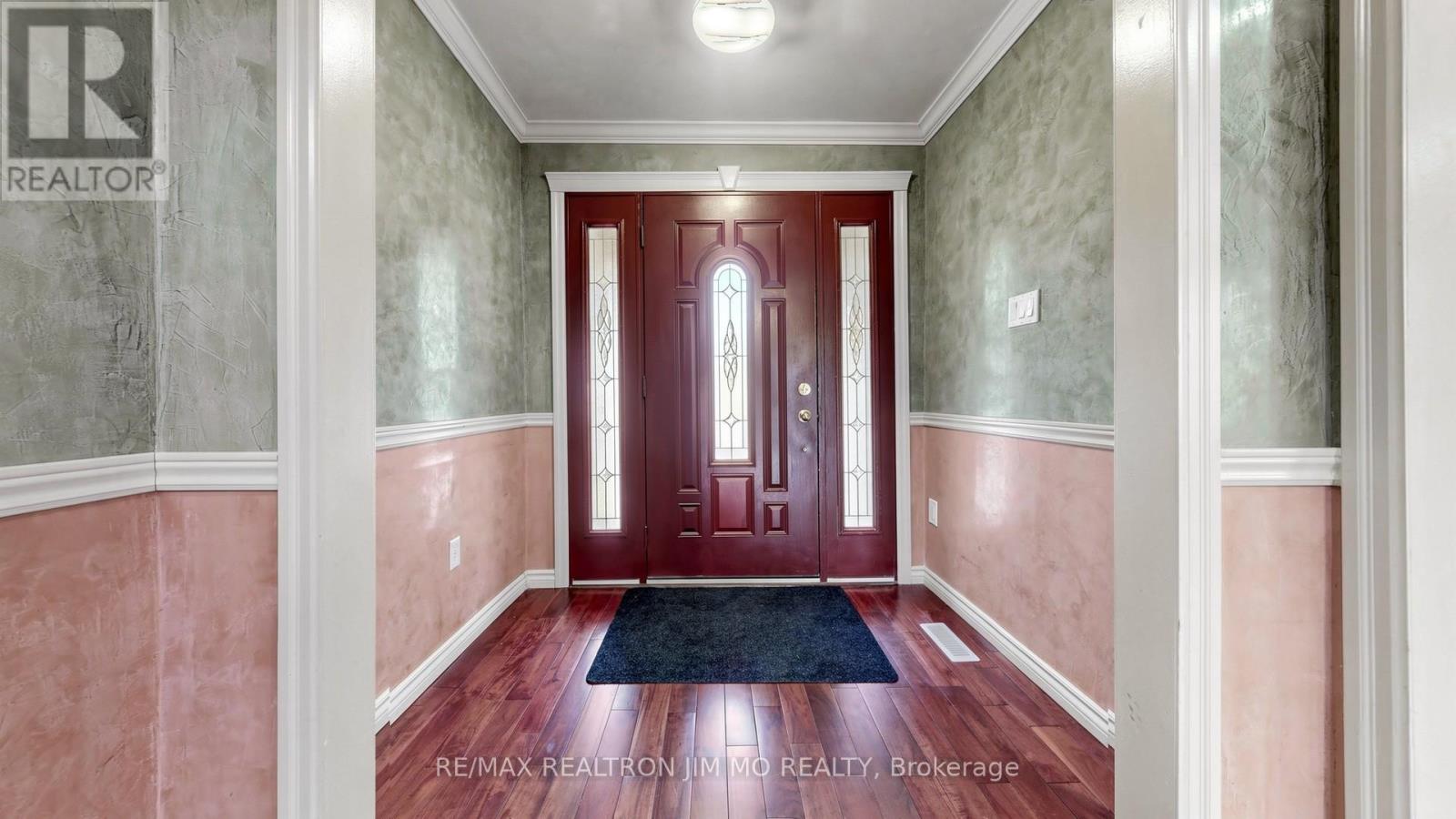 Main & Upper Floor - 29 Liebeck Crescent, Markham, Ontario  L3R 1Y4 - Photo 24 - N12933790