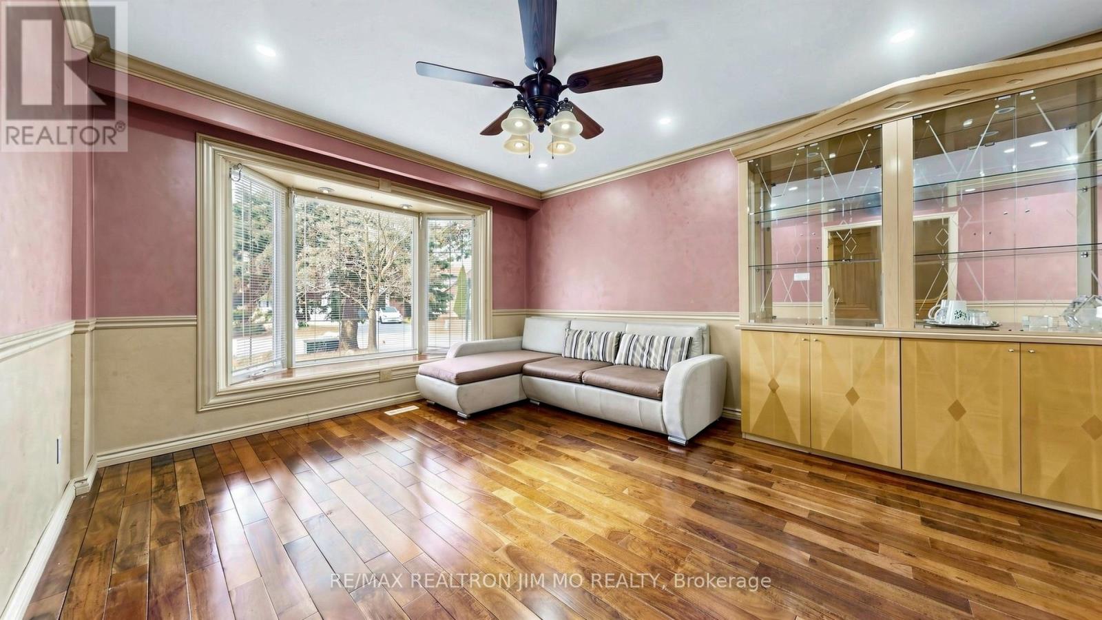 Main & Upper Floor - 29 Liebeck Crescent, Markham, Ontario  L3R 1Y4 - Photo 3 - N12933790