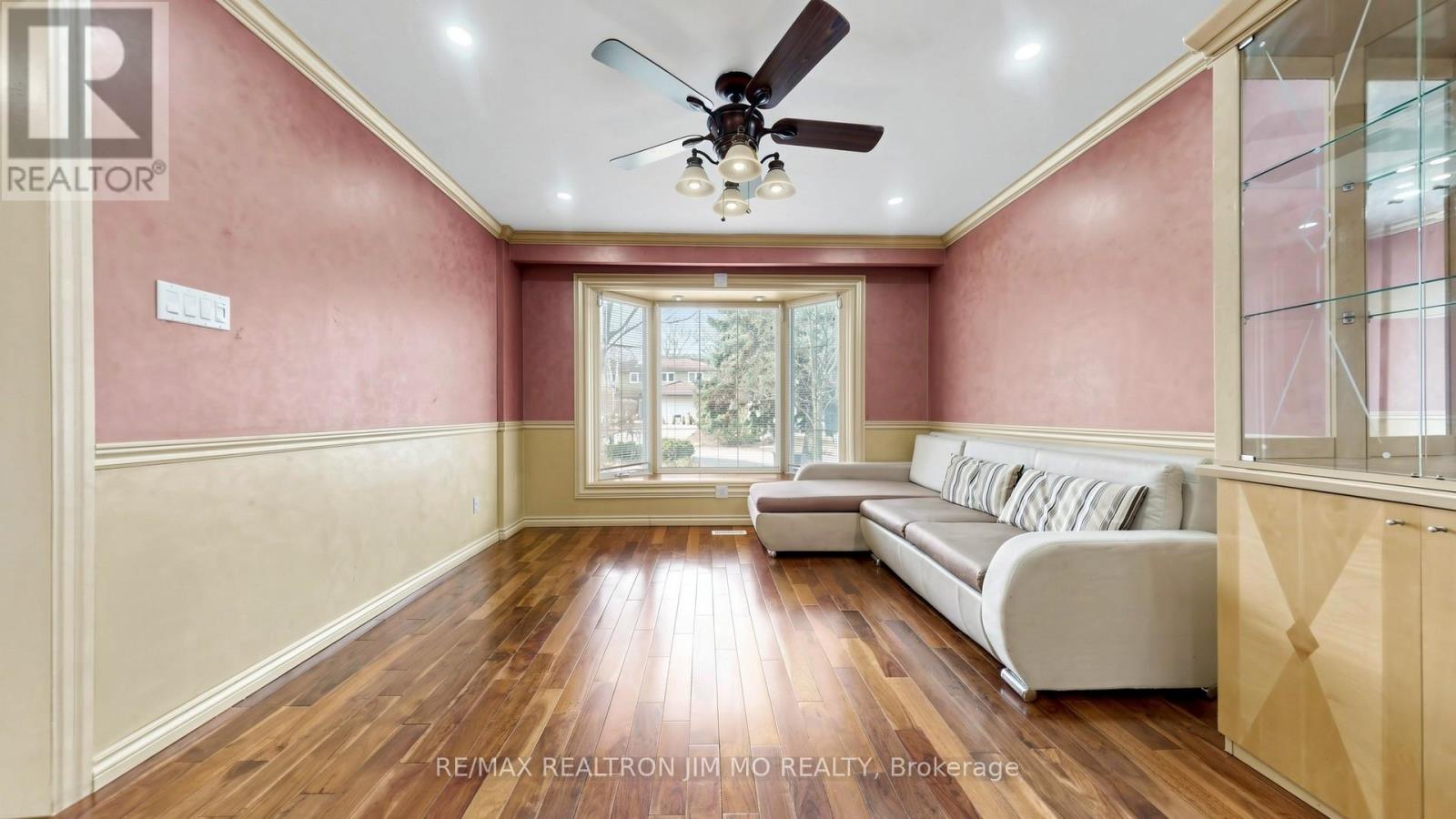 Main & Upper Floor - 29 Liebeck Crescent, Markham, Ontario  L3R 1Y4 - Photo 4 - N12933790