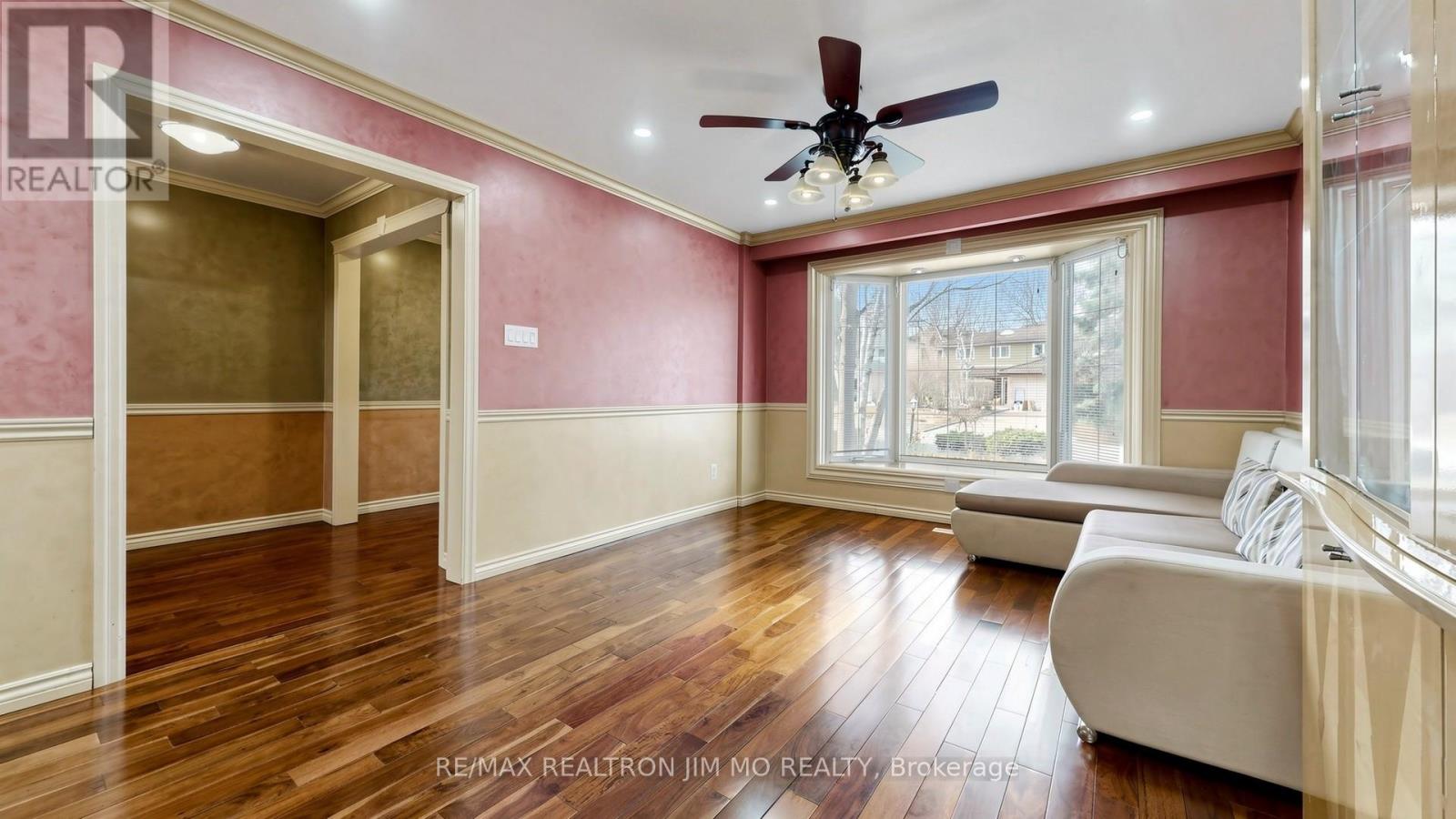 Main & Upper Floor - 29 Liebeck Crescent, Markham, Ontario  L3R 1Y4 - Photo 5 - N12933790