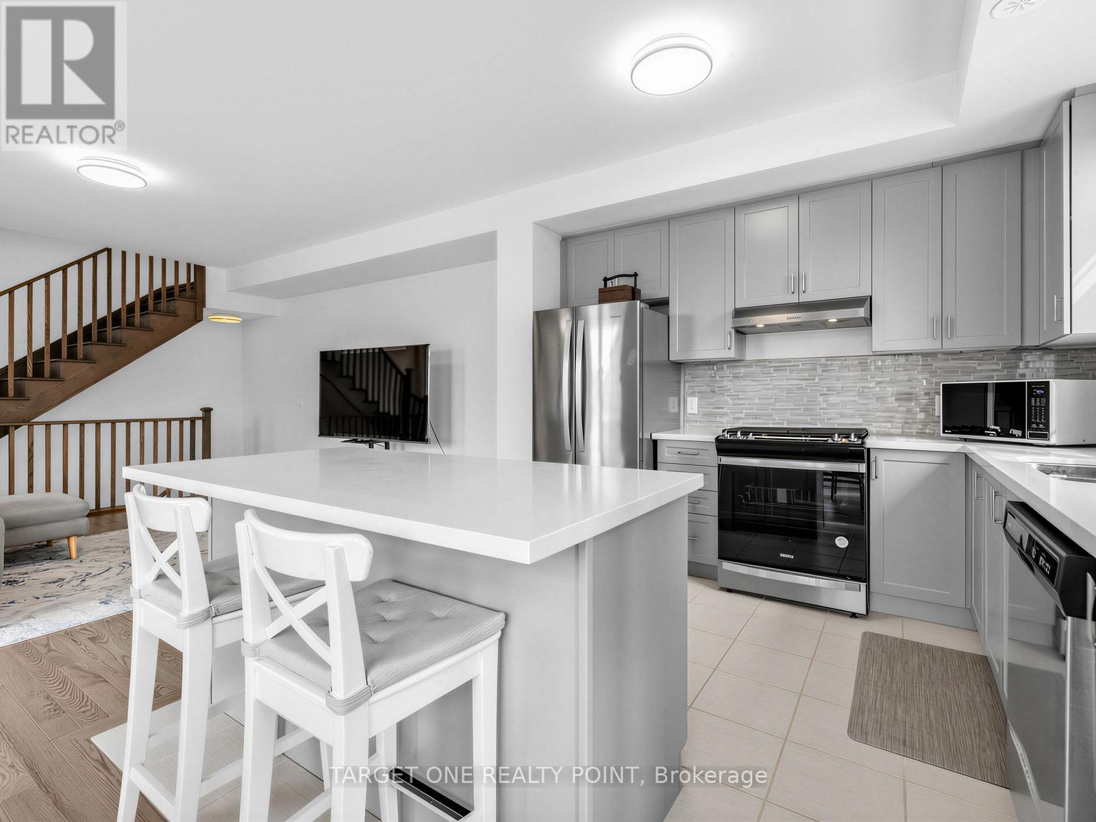 2 William Shearn Crescent, Markham, Ontario  L6C 3J3 - Photo 15 - N12933796