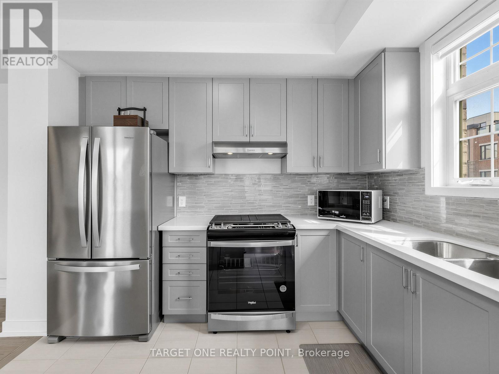 2 William Shearn Crescent, Markham, Ontario  L6C 3J3 - Photo 17 - N12933796