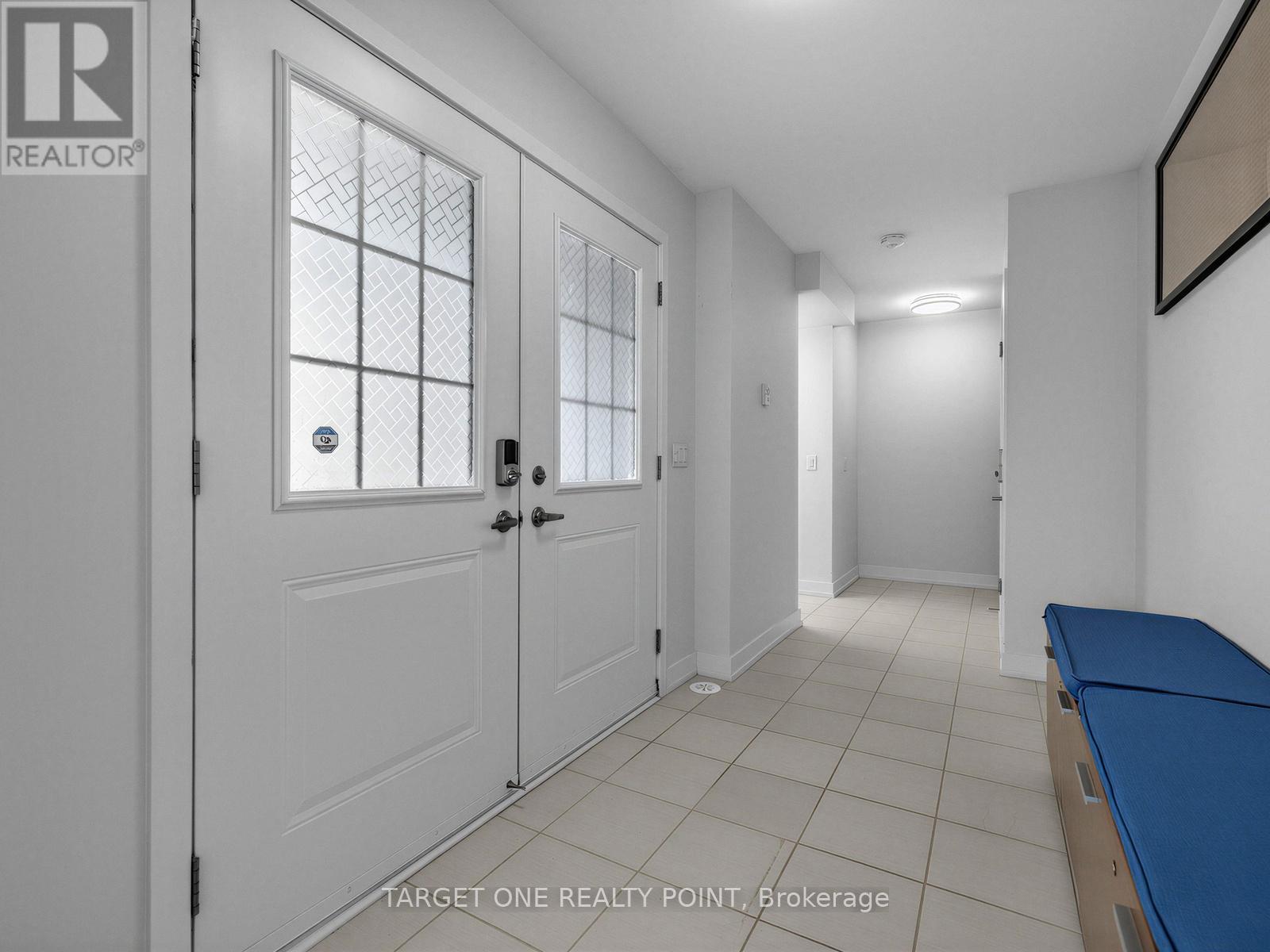 2 William Shearn Crescent, Markham, Ontario  L6C 3J3 - Photo 4 - N12933796