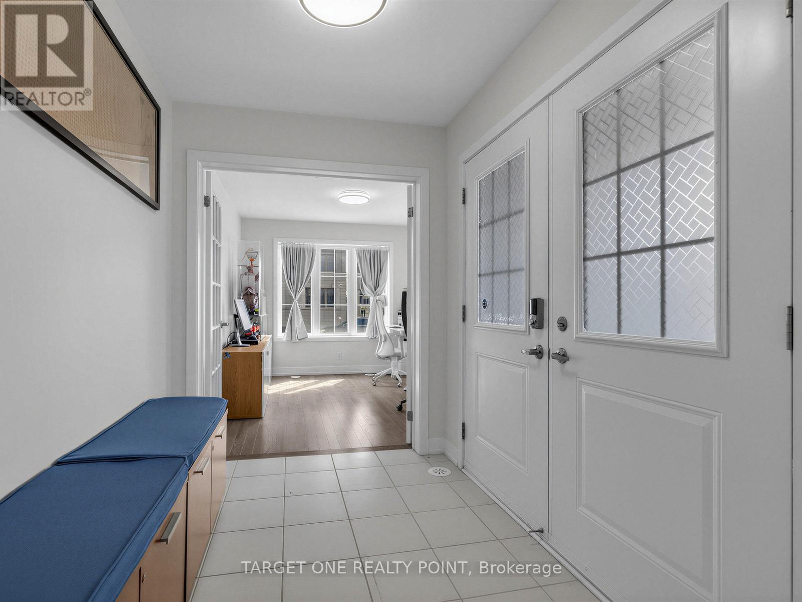 2 William Shearn Crescent, Markham, Ontario  L6C 3J3 - Photo 5 - N12933796