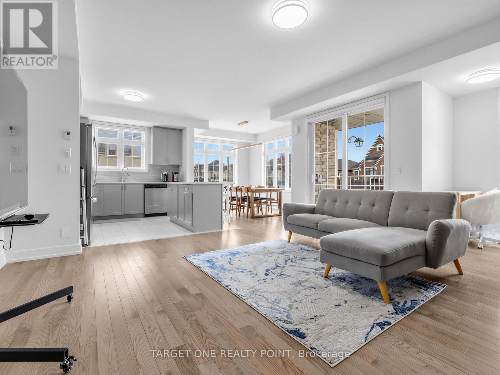 2 William Shearn Crescent, Markham, Ontario  L6C 3J3 - Photo 7 - N12933796