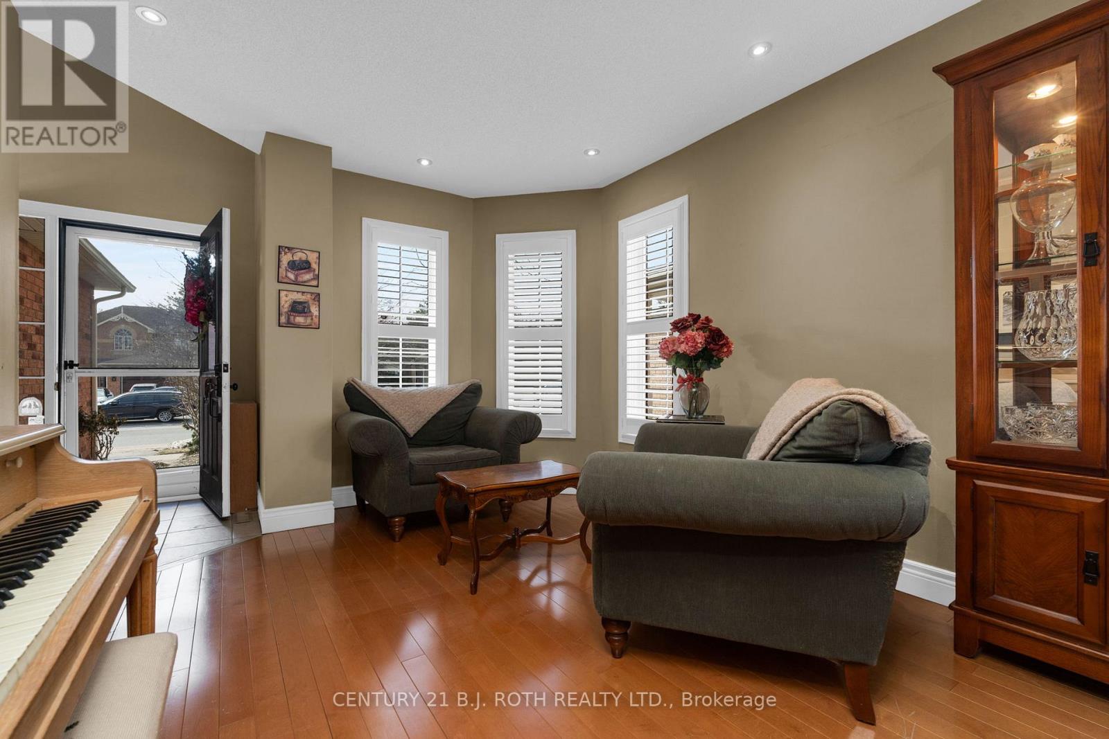 136 Loon Avenue, Barrie (Painswick South), Ontario  L4N 8X2 - Photo 10 - S12933828