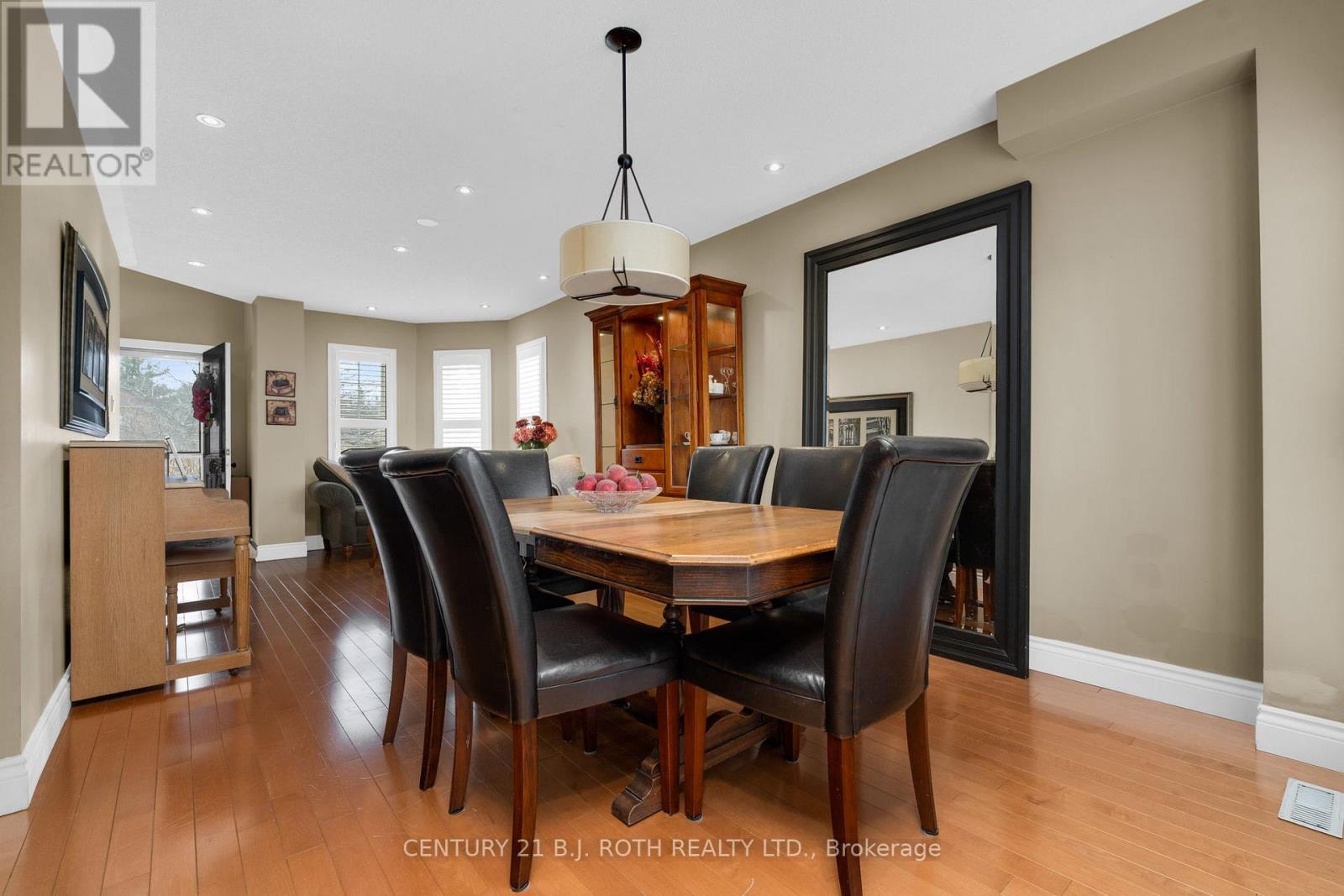 136 Loon Avenue, Barrie (Painswick South), Ontario  L4N 8X2 - Photo 12 - S12933828