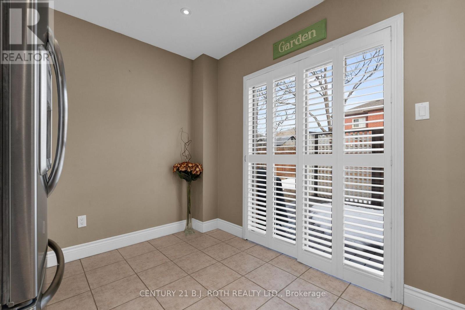 136 Loon Avenue, Barrie (Painswick South), Ontario  L4N 8X2 - Photo 15 - S12933828