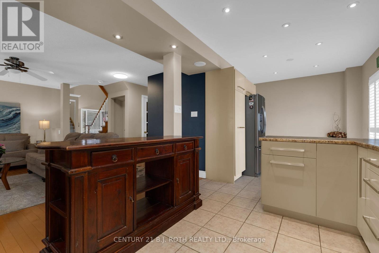 136 Loon Avenue, Barrie (Painswick South), Ontario  L4N 8X2 - Photo 16 - S12933828