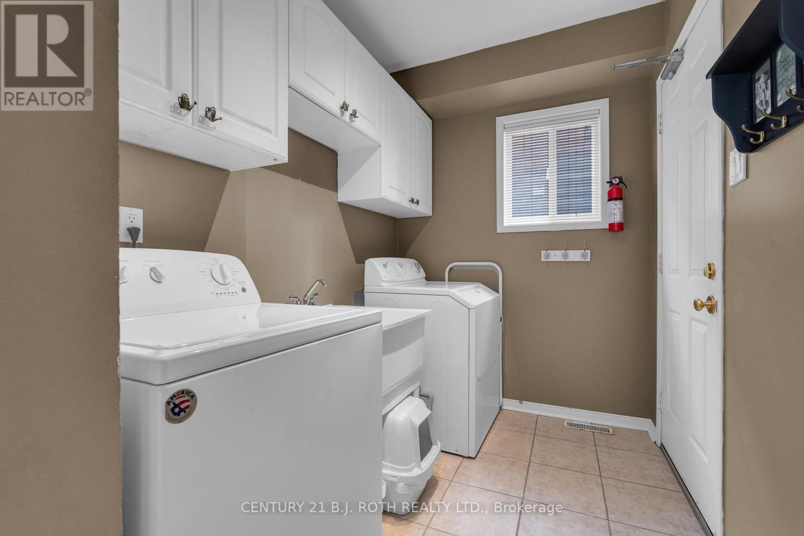 136 Loon Avenue, Barrie (Painswick South), Ontario  L4N 8X2 - Photo 21 - S12933828