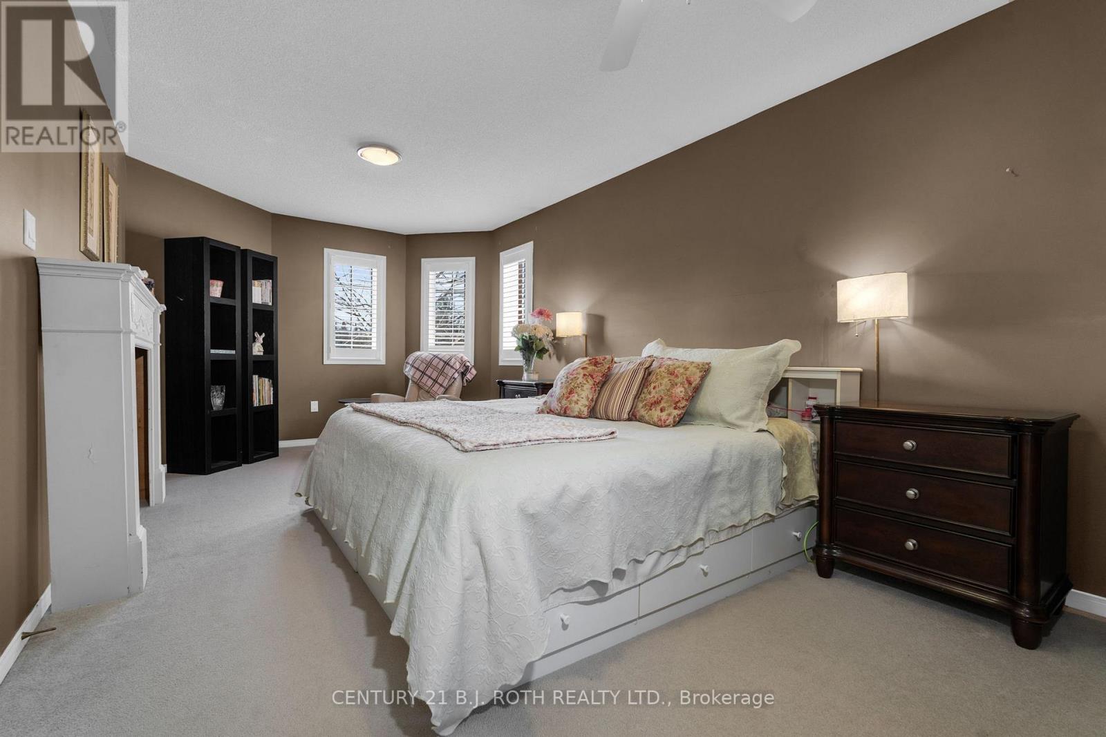 136 Loon Avenue, Barrie (Painswick South), Ontario  L4N 8X2 - Photo 25 - S12933828