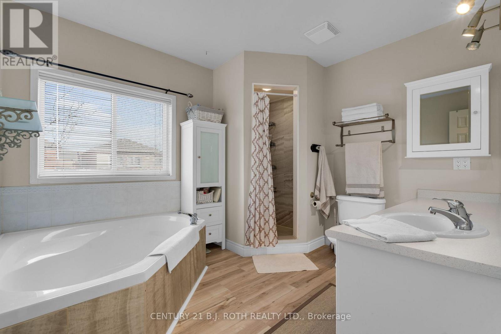 136 Loon Avenue, Barrie (Painswick South), Ontario  L4N 8X2 - Photo 26 - S12933828