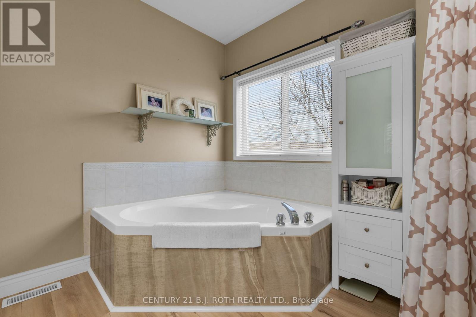 136 Loon Avenue, Barrie (Painswick South), Ontario  L4N 8X2 - Photo 27 - S12933828