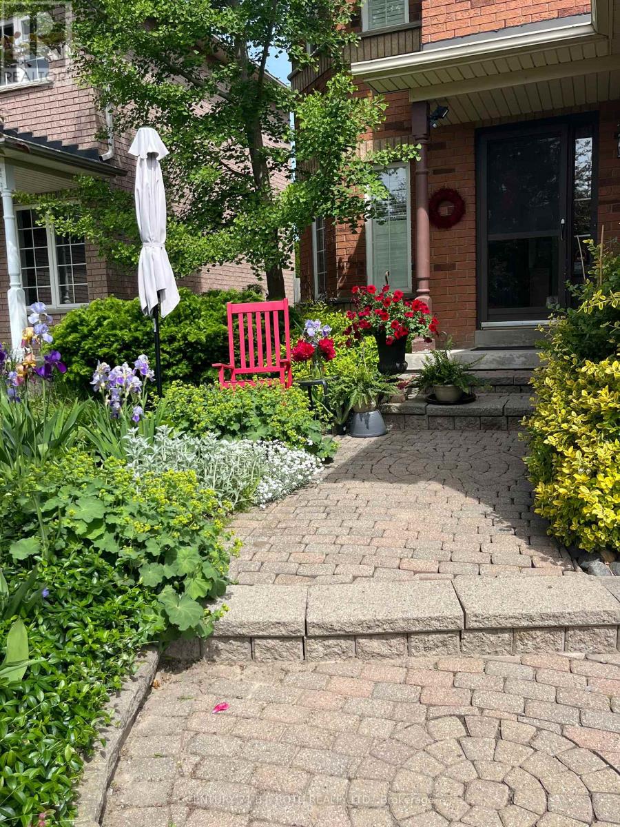 136 Loon Avenue, Barrie (Painswick South), Ontario  L4N 8X2 - Photo 5 - S12933828