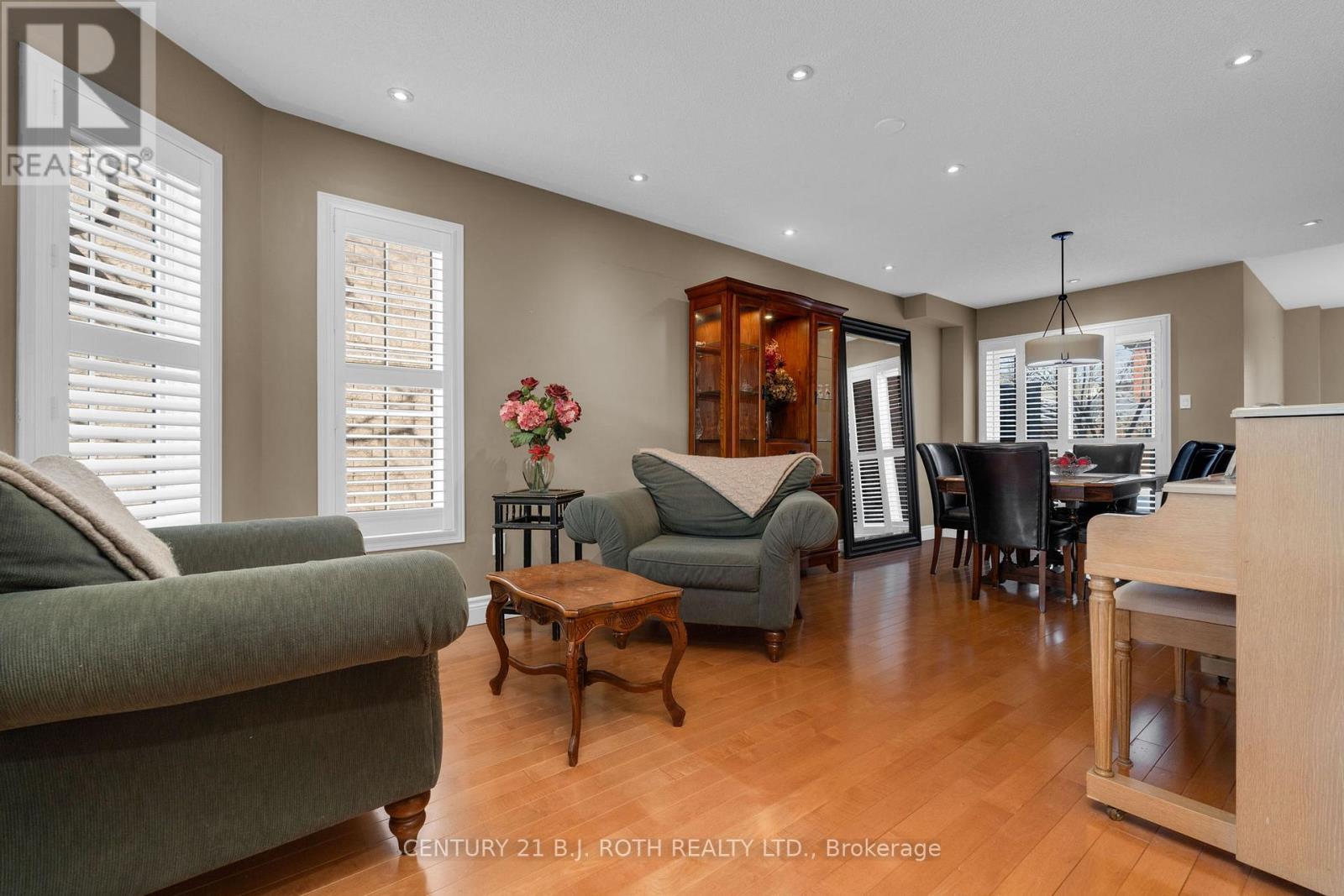 136 Loon Avenue, Barrie (Painswick South), Ontario  L4N 8X2 - Photo 8 - S12933828