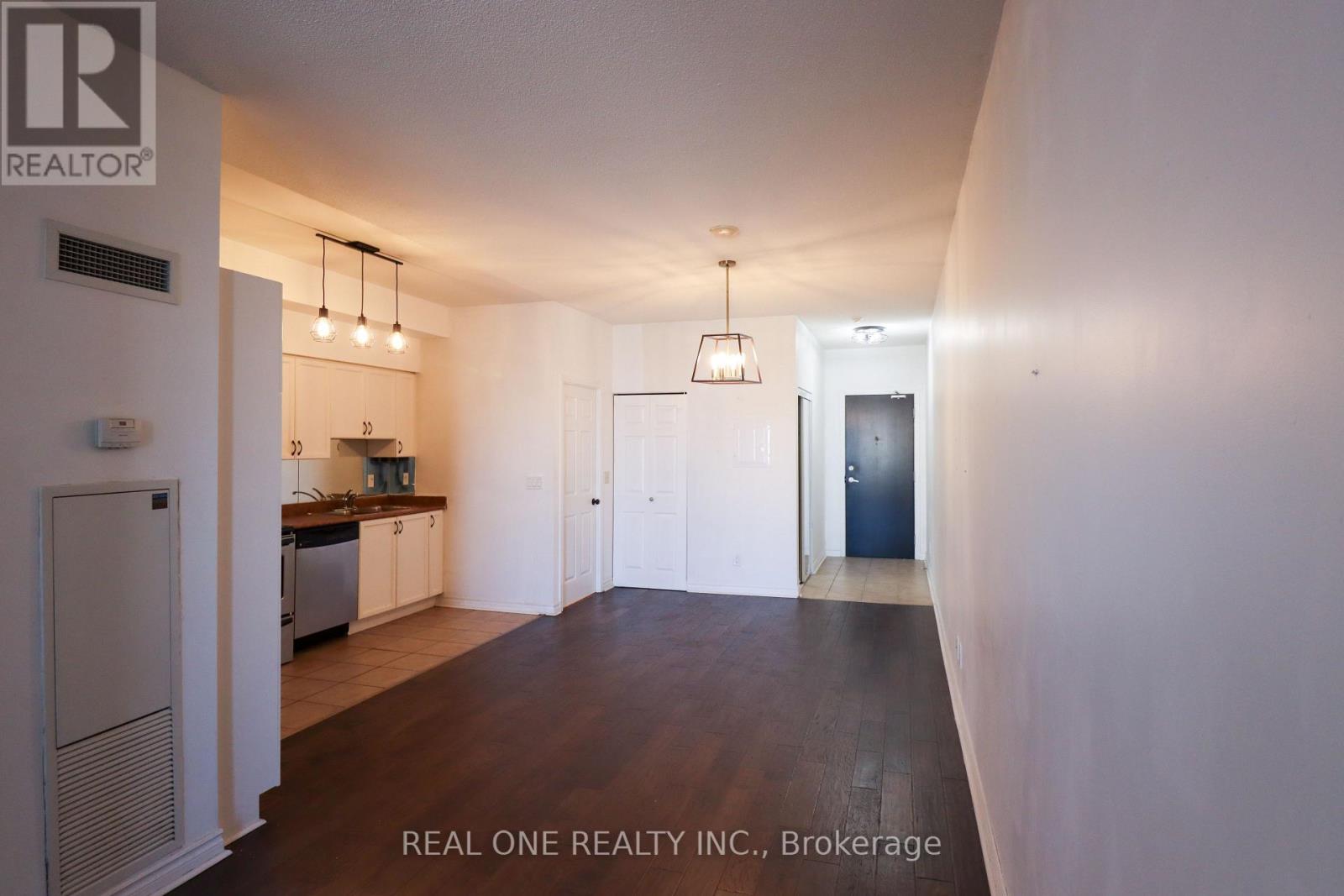 412 - 388 Prince Of Wales Drive, Mississauga (City Centre), Ontario  L5B 0A1 - Photo 12 - W12933770